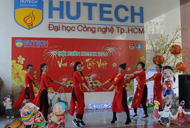 Mạch xuân phơi phới tại Hội xuân HUTECH 2016 “Vui cùng Tết Việt” 176