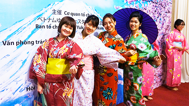 Sinh viên HUTECH tìm hiểu truyền thống trang phục Nhật tại Lễ hội Yukata Festa 2016 20