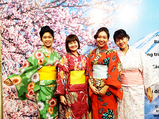 Sinh viên HUTECH tìm hiểu truyền thống trang phục Nhật tại Lễ hội Yukata Festa 2016 36