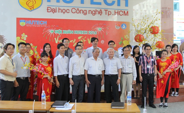 Mạch xuân phơi phới tại Hội xuân HUTECH 2016 “Vui cùng Tết Việt” 23