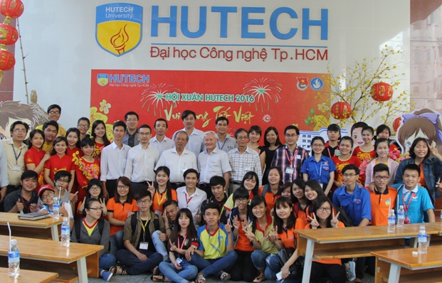 Mạch xuân phơi phới tại Hội xuân HUTECH 2016 “Vui cùng Tết Việt” 264