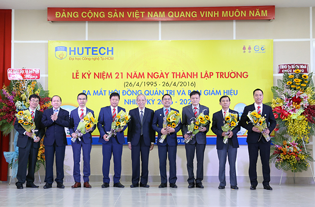 Ho Chi Minh University of Technology officially introduced the Board of Rectors tenure 2016 – 2021. 54