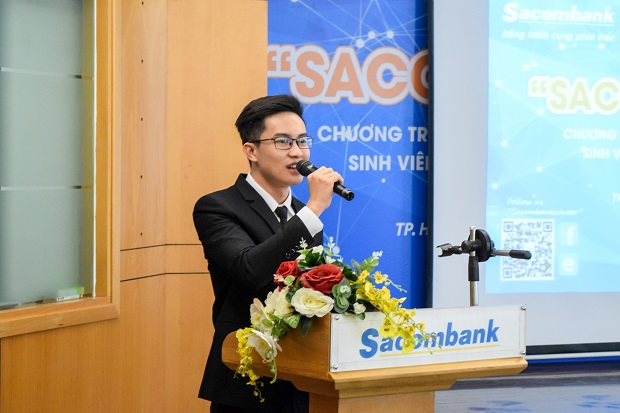 Sinh viên HUTECH tham quan thực tế tại Hội sở Ngân hàng Sacombank