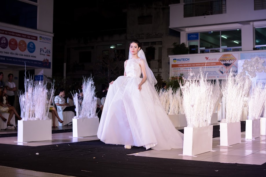 “Winter Wedding” – show trình diễn thời trang áo cưới chuyên nghiệp của sinh viên HUTECH 34