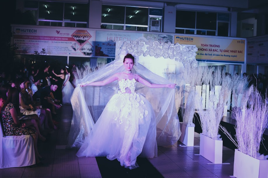 “Winter Wedding” – show trình diễn thời trang áo cưới chuyên nghiệp của sinh viên HUTECH 40