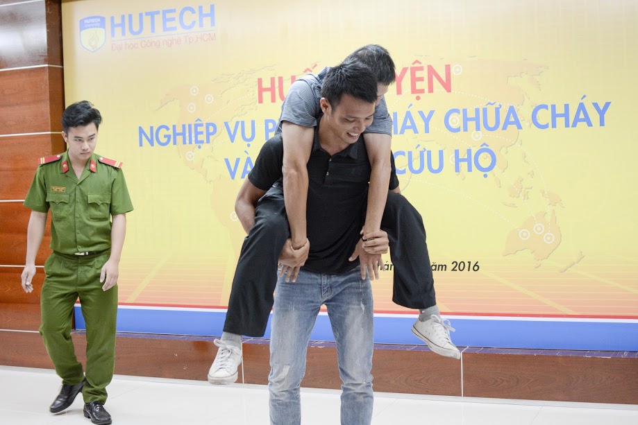 HUTECH tổ chức diễn tập phương án phòng cháy chữa cháy và cứu nạn - cứu hộ 31