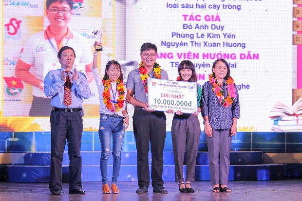 Sinh viên HUTECH đoạt giải Nhất Giải thưởng Nghiên cứu khoa học Euréka 2016