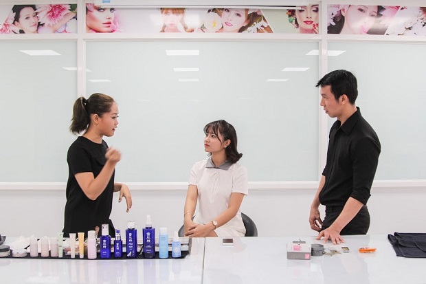 Lớp học Trang điểm theo phong cách Nhật tại HUTECH có gì thú vị?
