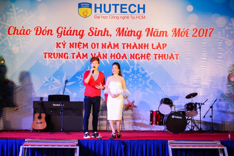 CLB Thanh nhạc HUTECH chiếm sóng Lễ kỷ niệm 1 năm thành lập Trung tâm Văn hóa Nghệ thuật 102