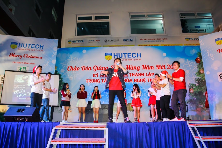 CLB Thanh nhạc HUTECH chiếm sóng Lễ kỷ niệm 1 năm thành lập Trung tâm Văn hóa Nghệ thuật 117