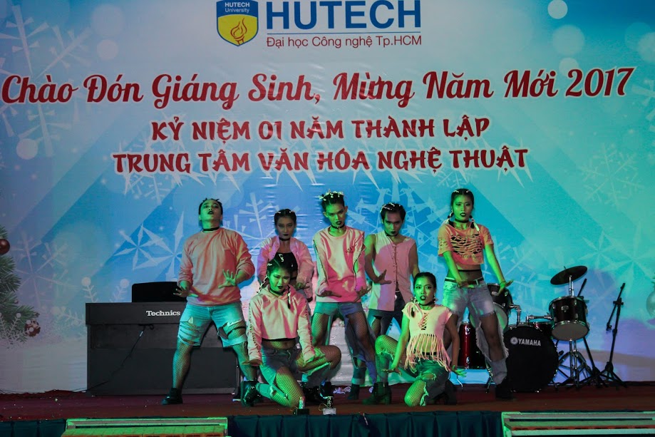CLB Thanh nhạc HUTECH chiếm sóng Lễ kỷ niệm 1 năm thành lập Trung tâm Văn hóa Nghệ thuật 113