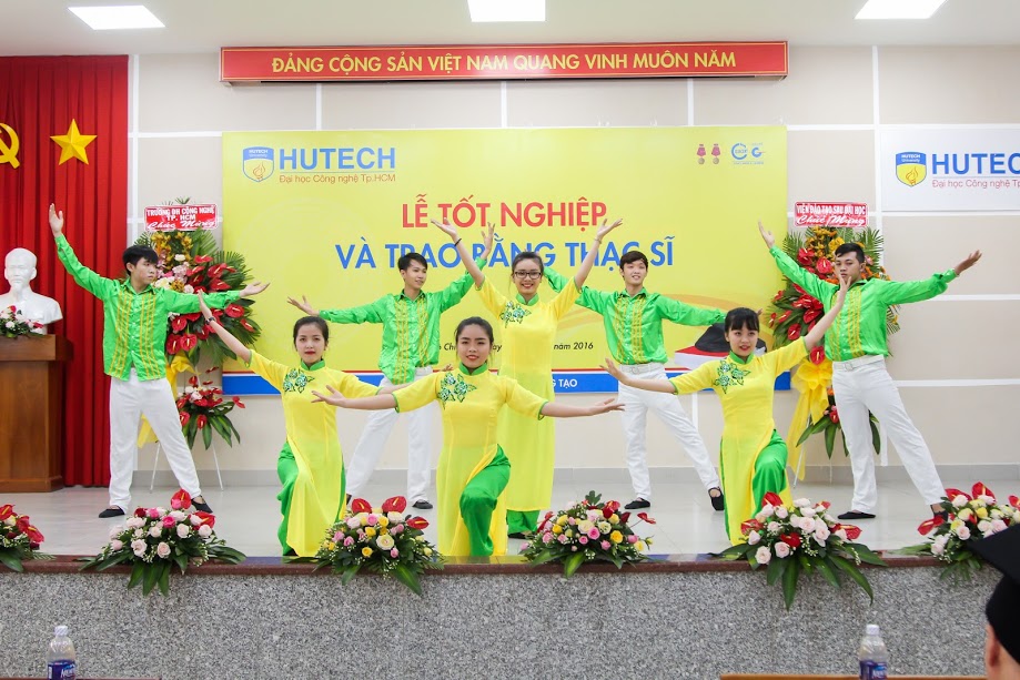 188 Master’s degree students receive their diplomas from HUTECH 12