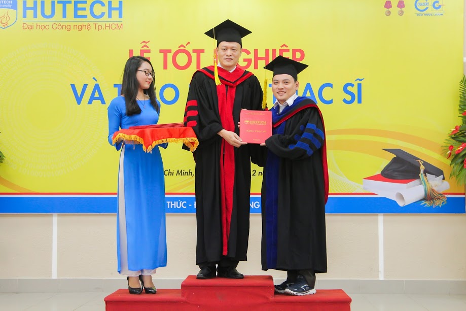 188 Master’s degree students receive their diplomas from HUTECH 125