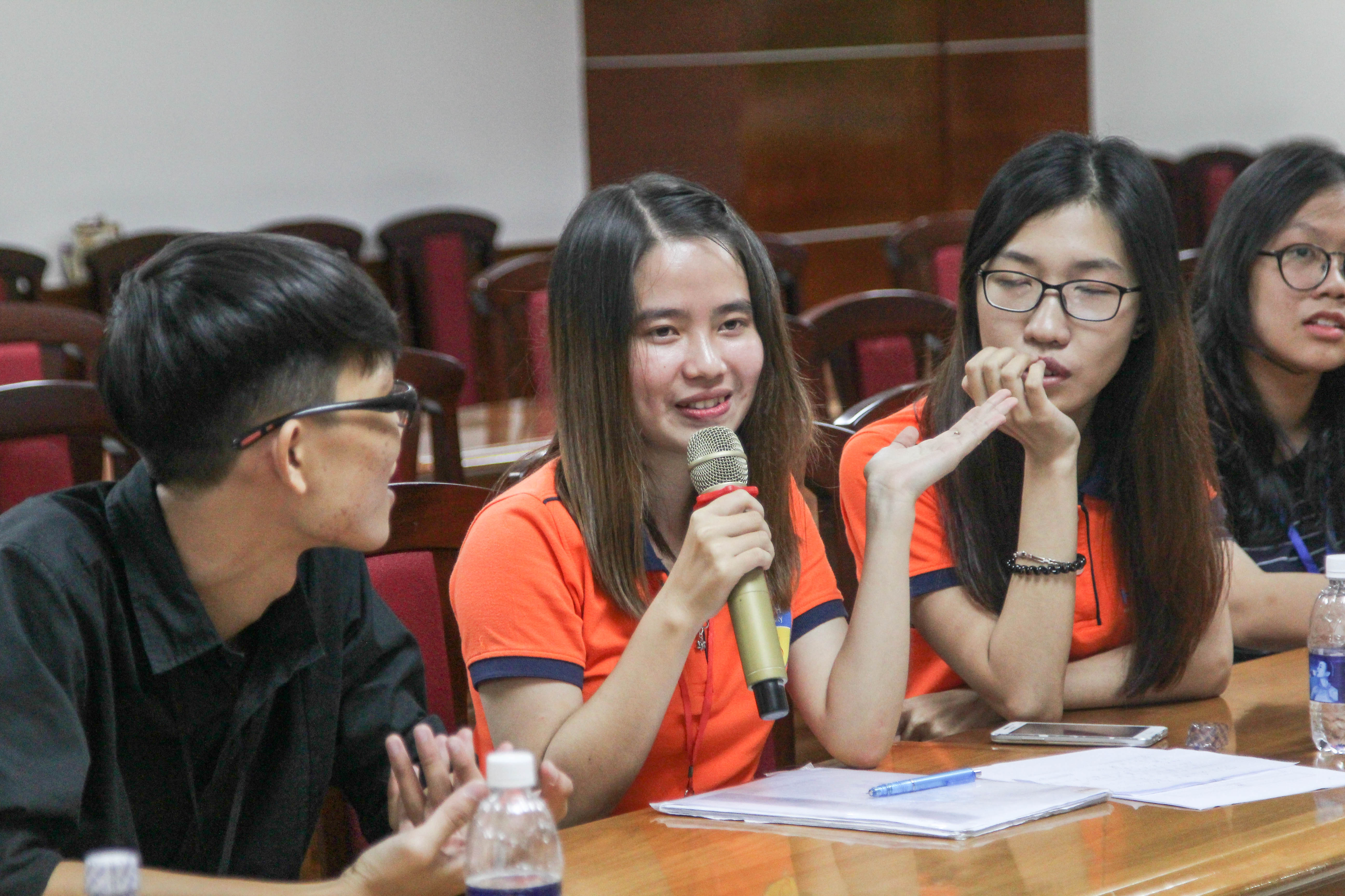 Nghiên cứu sinh Nhật Bản khám phá văn hóa Việt Nam cùng sinh viên HUTECH