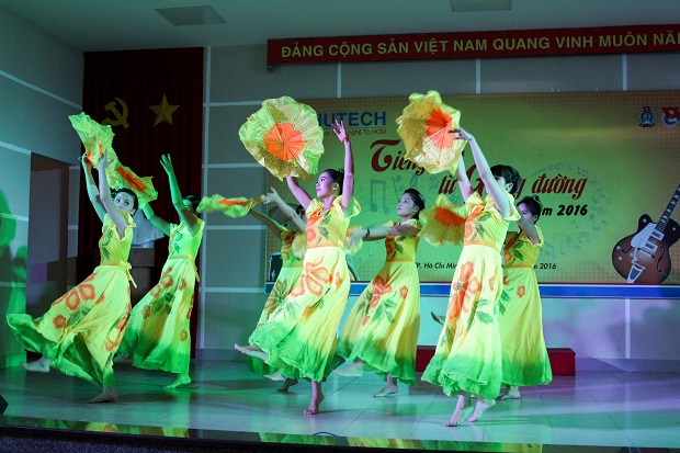 Nhiều phần thi hấp dẫn trong Hội thi Tiếng hát từ giảng đường năm 2016