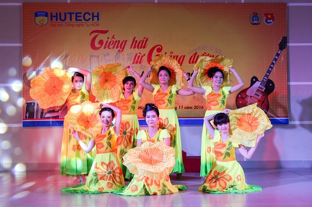 Nhiều phần thi hấp dẫn trong Hội thi Tiếng hát từ giảng đường năm 2016