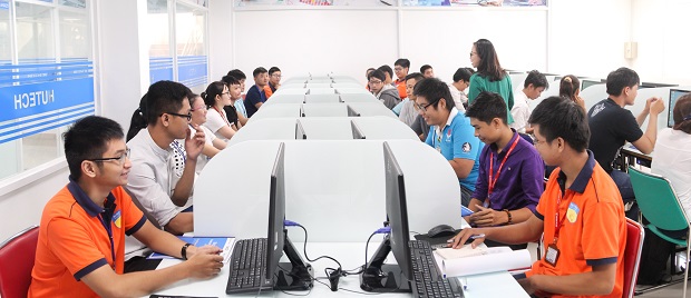 Microsoft và VCCI tổ chức Khóa đào tạo về khởi nghiệp và ứng dụng CNTT tại HUTECH 