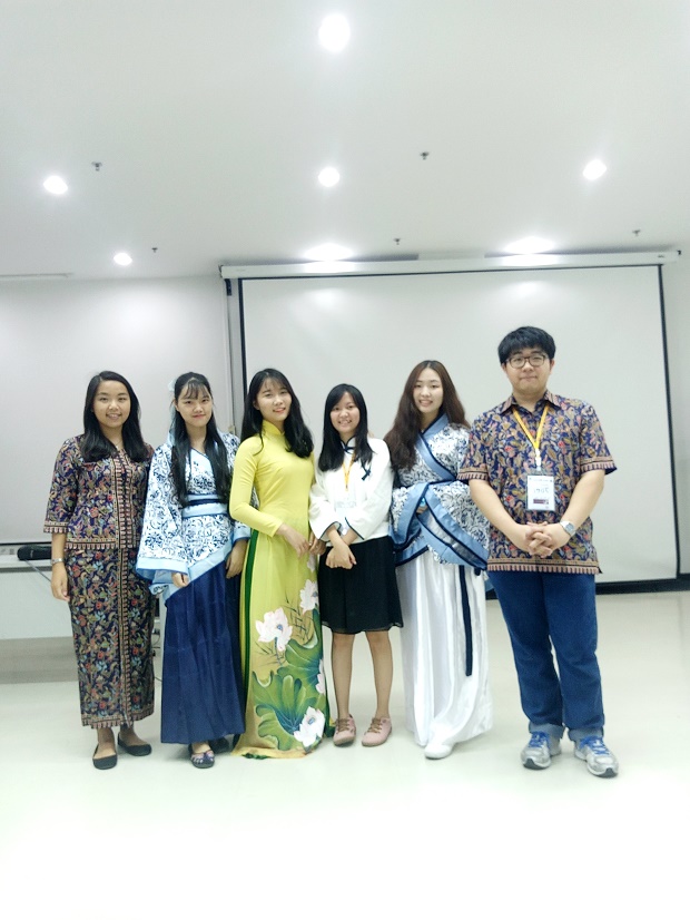 Sinh viên HUTECH với hành trình "ASEAN YOUTH CAMP" 2016 76