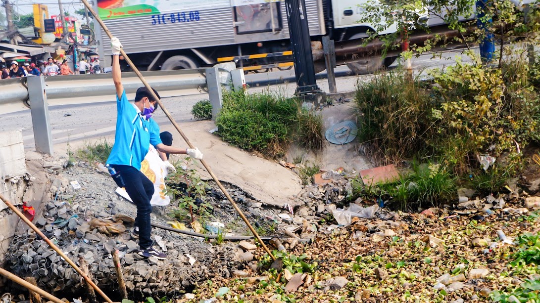 Nhìn lại những hoạt động ý nghĩa của Đội Công tác xã hội HUTECH 76