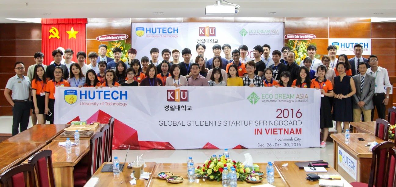 Sinh viên Hàn Quốc tham dự “Global Student Startup Springboard” tại HUTECH 7