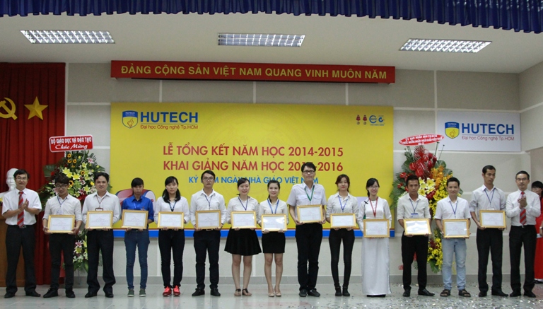 Hàng loạt học bổng hấp dẫn dành cho sinh viên HUTECH ngay đầu năm học mới