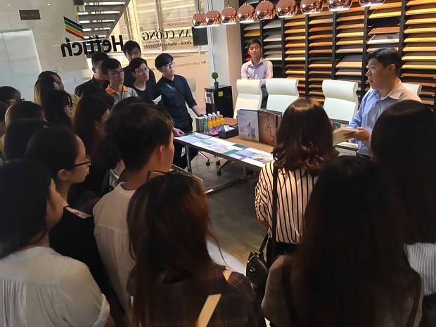 Sinh viên Thiết kế nội thất HUTECH trải nghiệm thực tế tại các Showroom nội thất 41