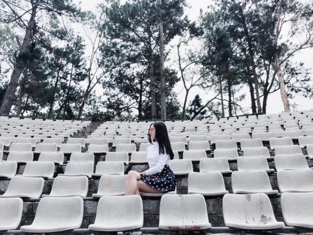 Sinh viên HUTECH biến trường học thành sàn diễn với loạt hình street style ấn tượng 90