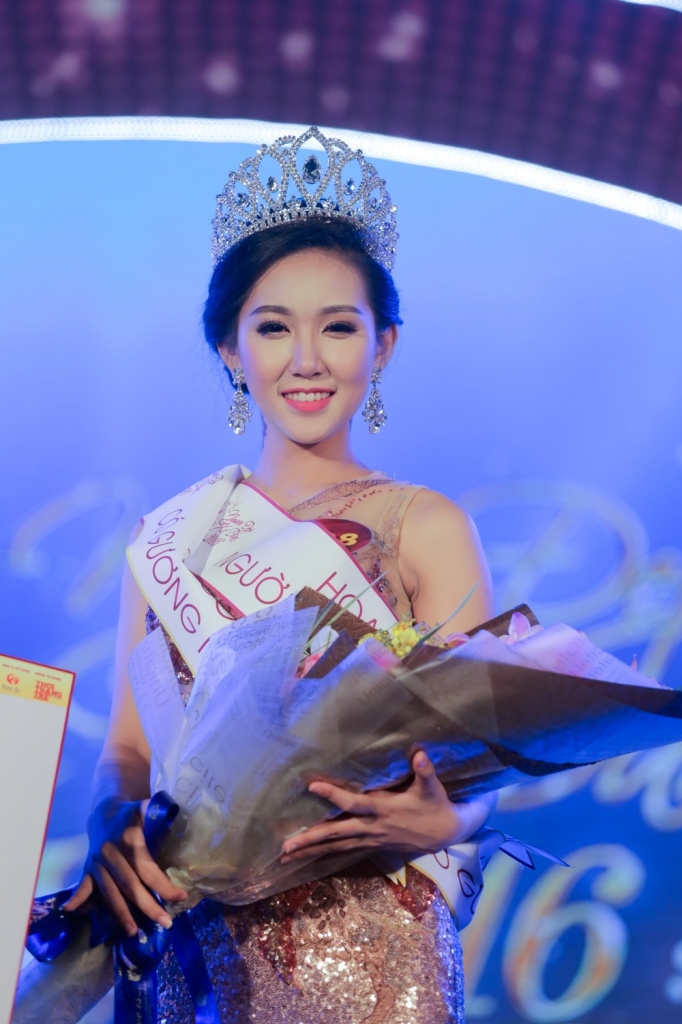 Nhà báo Trác Thúy Miêu và siêu mẫu Xuân Lan sẽ ngồi ghế nóng “Miss HUTECH 2017” 66