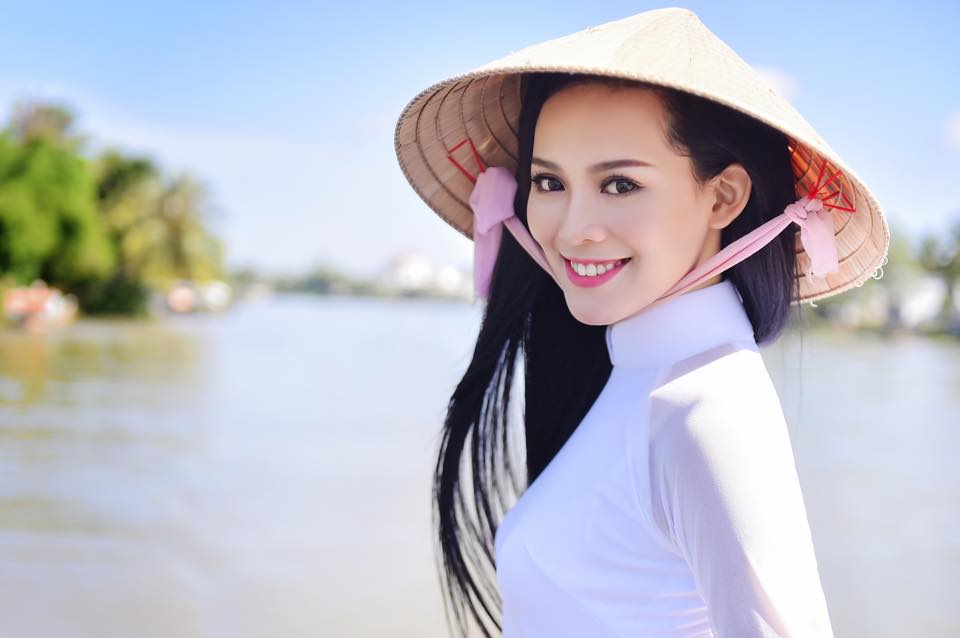 Nhà báo Trác Thúy Miêu và siêu mẫu Xuân Lan sẽ ngồi ghế nóng “Miss HUTECH 2017” 96