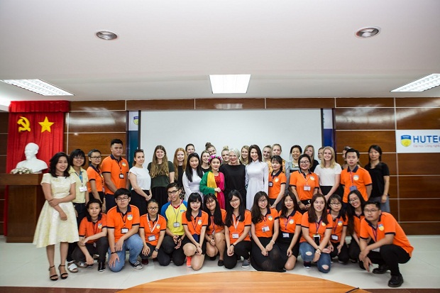 Sinh viên Đan Mạch học 2 tuần tại Việt Nam cùng sinh viên HUTECH