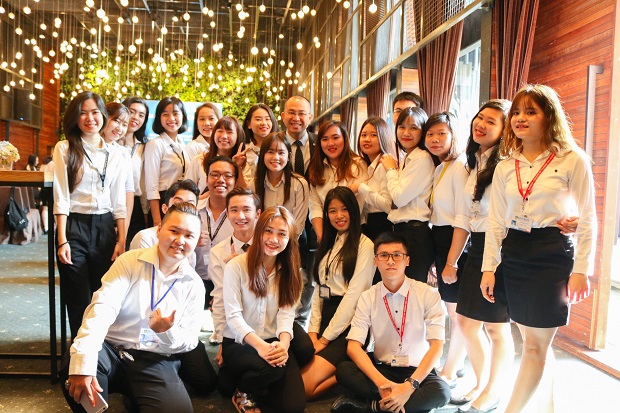 HUTECH-tong-ket-hoc-ky-doanh-nghiep-tai-white-palace-va-GEM-center