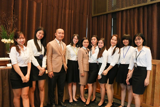 HUTECH-tong-ket-hoc-ky-doanh-nghiep-tai-white-palace-va-GEM-center