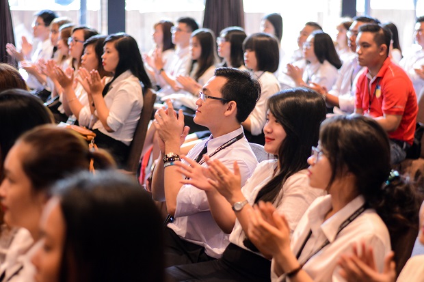 HUTECH-tong-ket-hoc-ky-doanh-nghiep-tai-white-palace-va-GEM-center