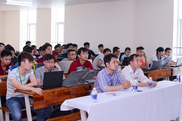 Students of the Faculty of Mechanical - Electrical - Electronics Engineering experience “Application of Automation” with SISTECH 11