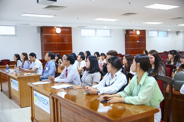 Sinh viên Đại học Kyungsung giao lưu văn hóa cùng sinh viên HUTECH 63