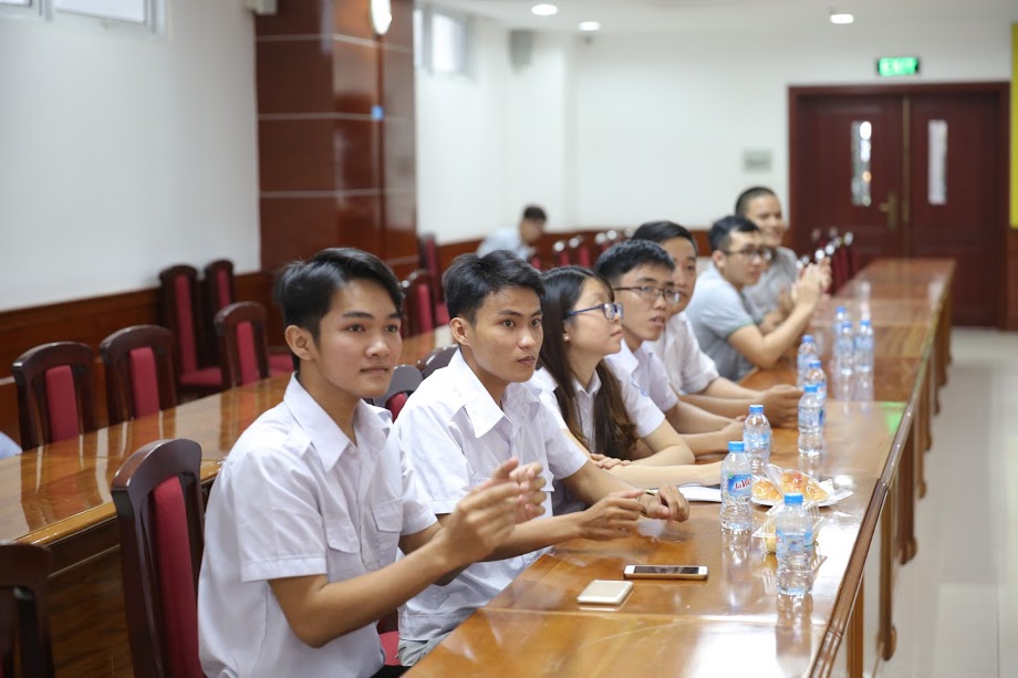 3 đội thi của HUTECH vào Chung kết “Giải pháp cho xe chở hàng” cùng Lazada Express Việt Nam 73