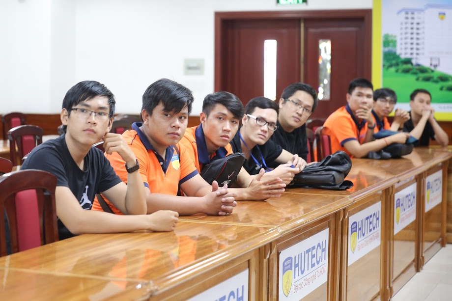 3 đội thi của HUTECH vào Chung kết “Giải pháp cho xe chở hàng” cùng Lazada Express Việt Nam 71