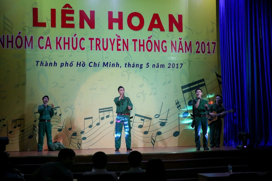 Đội văn nghệ HUTECH gây ấn tượng tại “Liên hoan tuyên truyền ca khúc truyền thống 2017” 36