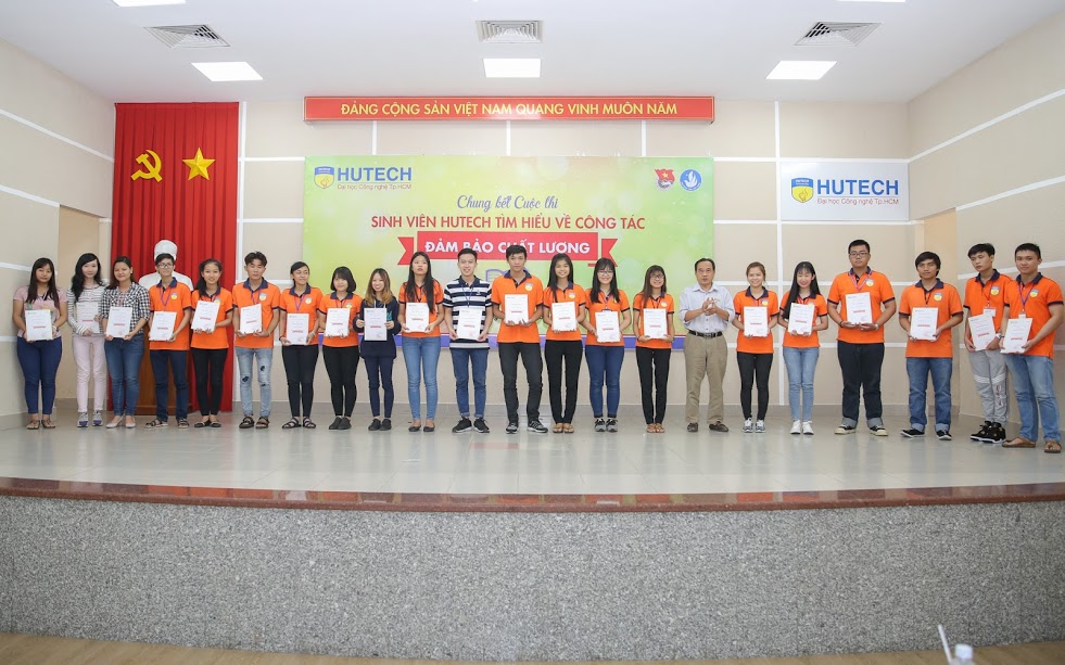 BI giành chiến thắng Cuộc thi “Sinh viên HUTECH tìm hiểu về công tác đảm bảo chất lượng” 140