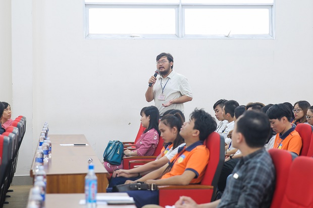 Rộn ràng ngày hội vinh danh, khen thưởng Thủ lĩnh sinh viên HUTECH 65