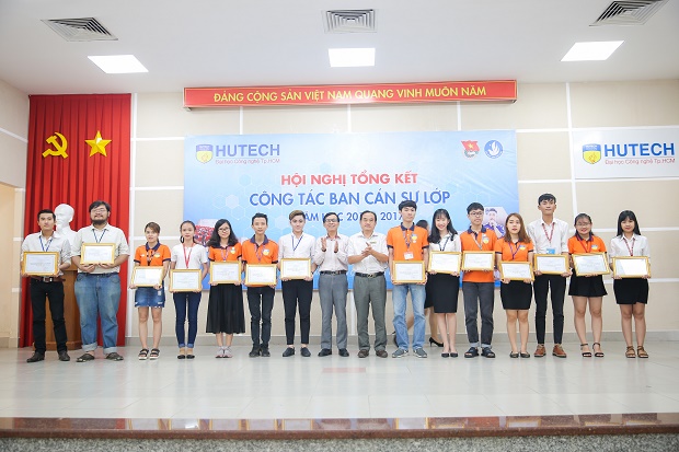 Rộn ràng ngày hội vinh danh, khen thưởng Thủ lĩnh sinh viên HUTECH 26