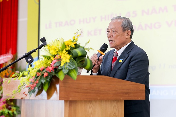 HUTECH long trọng tổ chức Lễ tổng kết năm học 2016-2017 và kỷ niệm ngày Nhà giáo Việt Nam 228