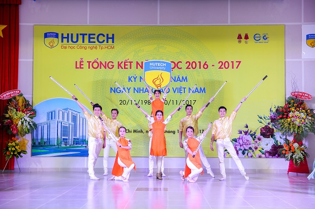 HUTECH long trọng tổ chức Lễ tổng kết năm học 2016-2017 và kỷ niệm ngày Nhà giáo Việt Nam 19