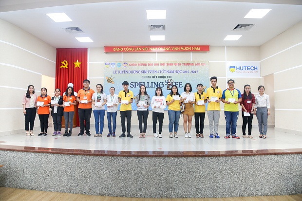 Chung kết “Spelling Bee 2017” - Thử thách Tiếng Anh gay cấn cùng Dược sĩ tương lai 28