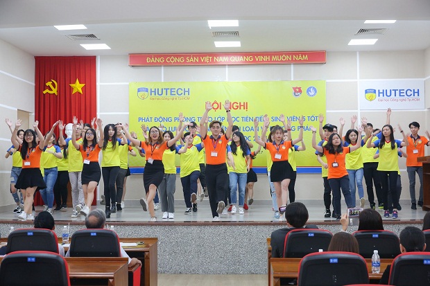 Sinh viên Đài Loan hào hứng tham gia phát động Lớp học tiên tiến và Sinh viên 5 tốt tại HUTECH 55