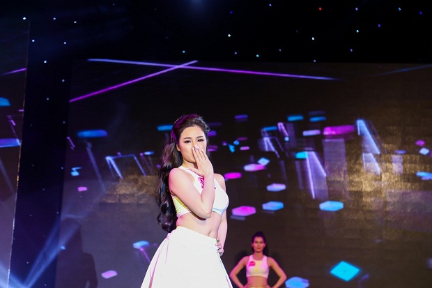 Hoa khôi HUTECH Vũ Ngọc Dung đăng quang “Hoa khôi Duyên dáng Phụ nữ Bến Tre 2017” 54