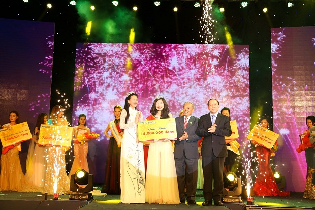Hoa khôi HUTECH Vũ Ngọc Dung đăng quang “Hoa khôi Duyên dáng Phụ nữ Bến Tre 2017” 68