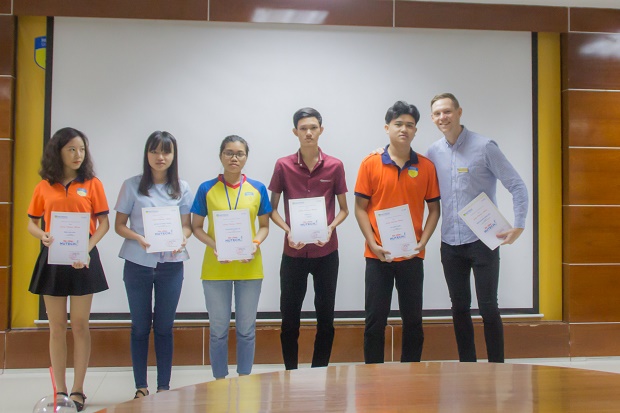 Sinh viên Kinh doanh quốc tế xuất sắc giành Giải nhất cuộc thi “Xin chào HUTECH” 65