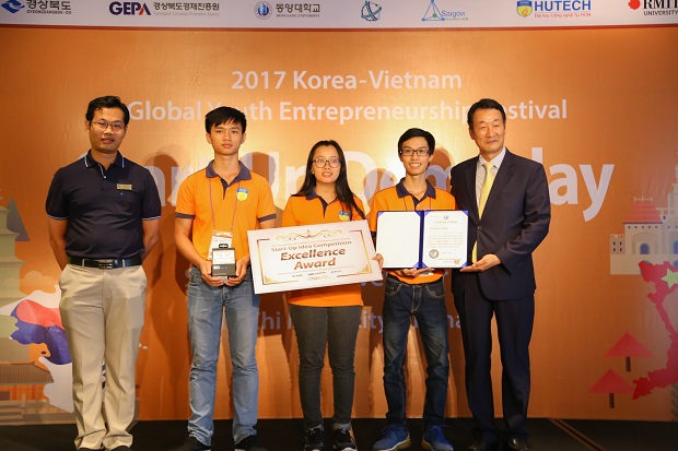 HUTECH students won top prizes at the “Vietnam - Korea Global Youth Entrepreneurship” 2017 Festival 33