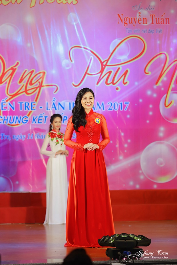 Hoa khôi HUTECH Vũ Ngọc Dung đăng quang “Hoa khôi Duyên dáng Phụ nữ Bến Tre 2017” 22
